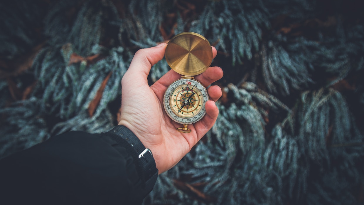 Image: Compass by Valentin Antonucci (Unsplash)